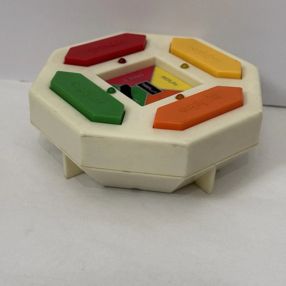 Vintage 1988 Tiger COPY‎ CAT Handheld Electronic Memory Game